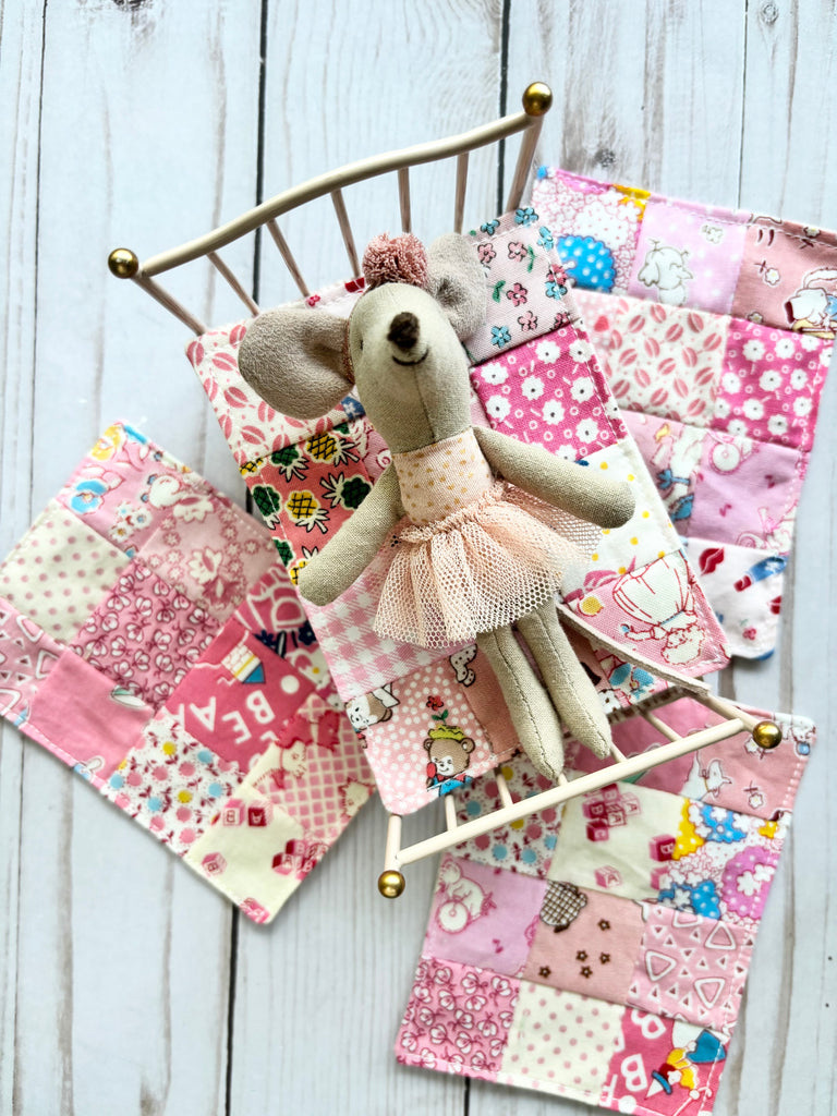 1930s Dollhouse Small Pink Quilt, 1:12 scale, maileg mice furniture, modern dollhouse, dollhouse bedding