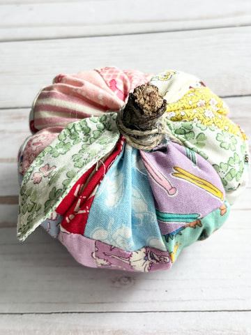 Quilt Pumpkin - 1930s Colorful Fabrics Farmhouse Style